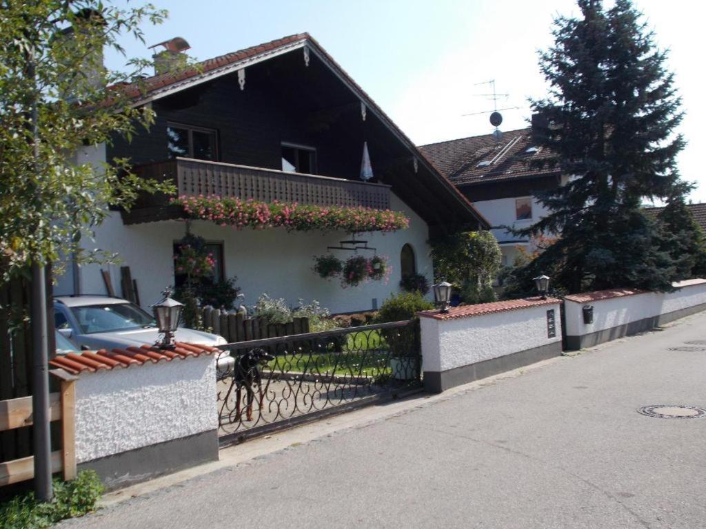 Karl-Stieler-Str. One Room In A 2 Room Appartment ; Lot Space Bruckmuhl Exterior photo