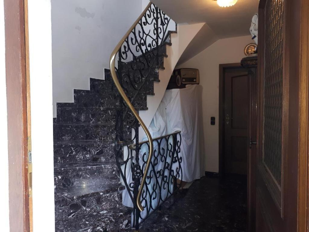 Karl-Stieler-Str. One Room In A 2 Room Appartment ; Lot Space Bruckmuhl Exterior photo