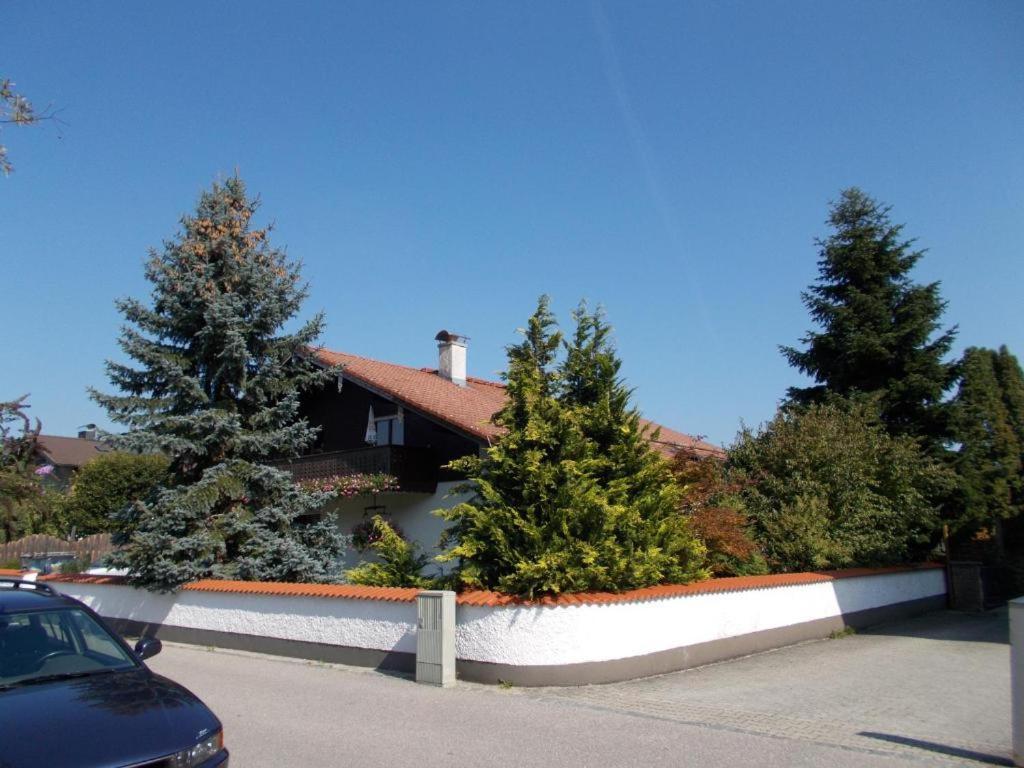 Karl-Stieler-Str. One Room In A 2 Room Appartment ; Lot Space Bruckmuhl Exterior photo